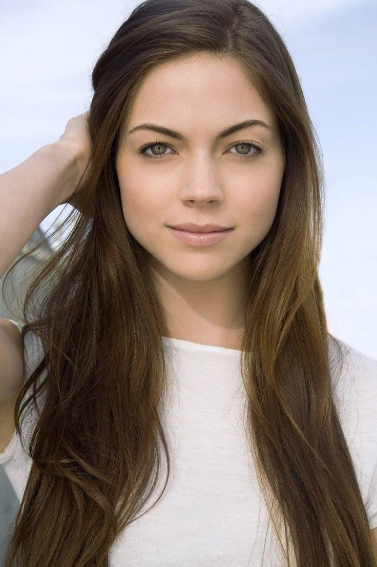 Caitlin Carver  nude photo