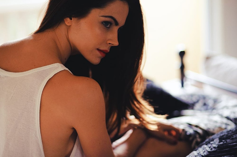 Caitlin Carver  nude photo