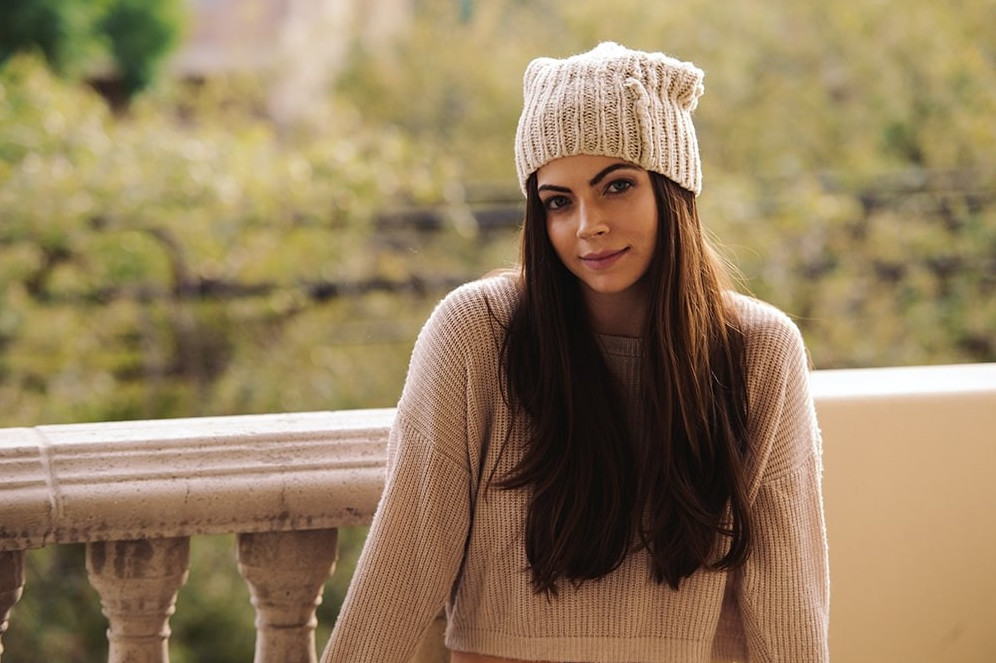 Caitlin Carver  nude photo