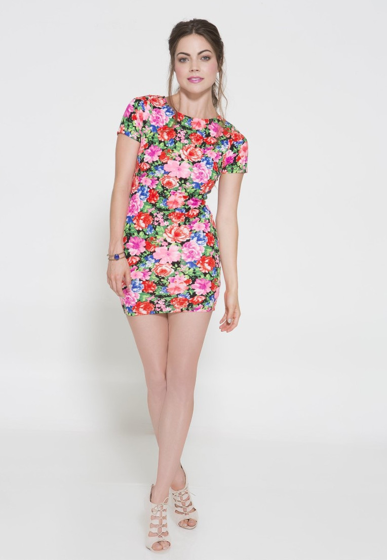 Caitlin Carver Sexy Legs  nude photo