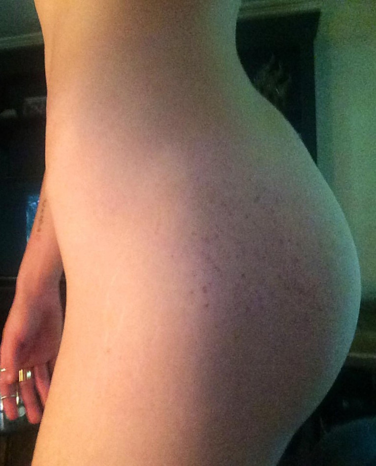 Carly Foulkes Naked Leaks  nude photo