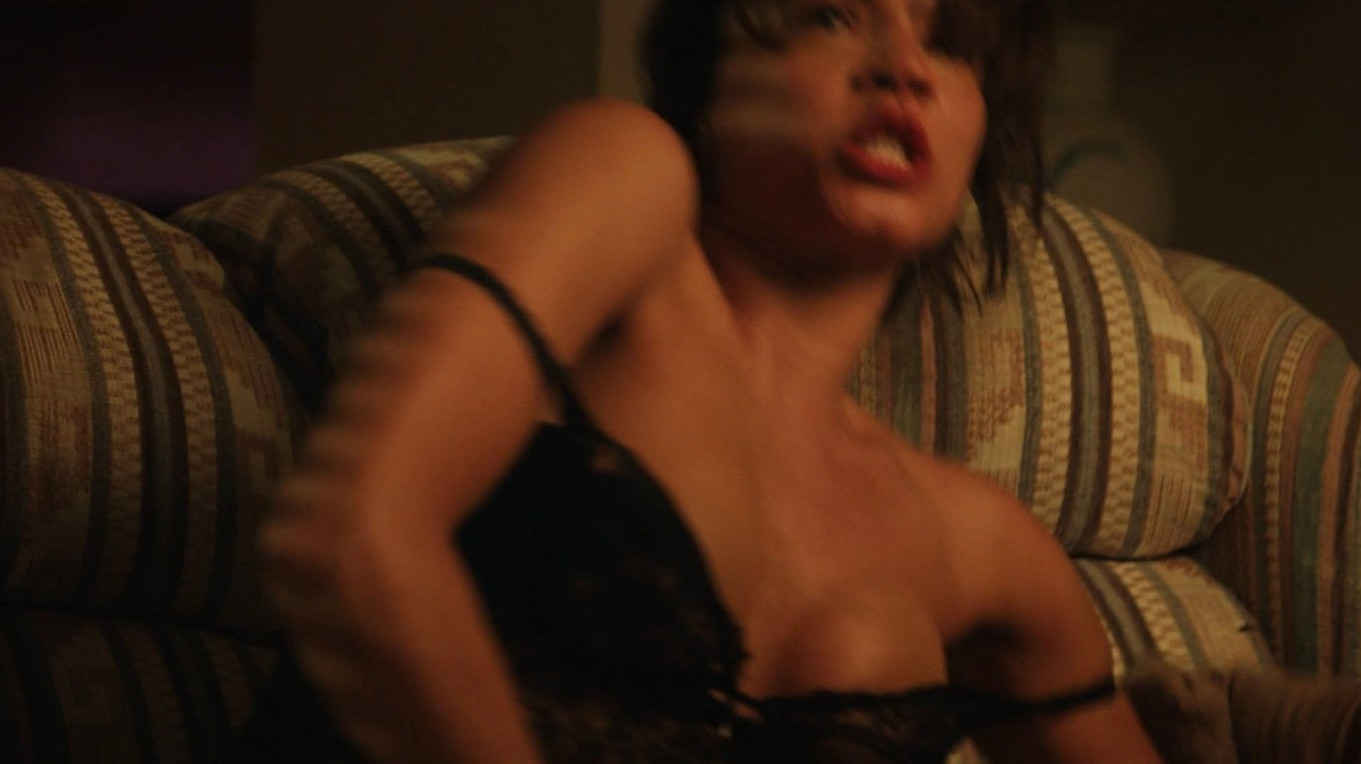 Carmen Ejogo Nipslip In Movie  nude photo