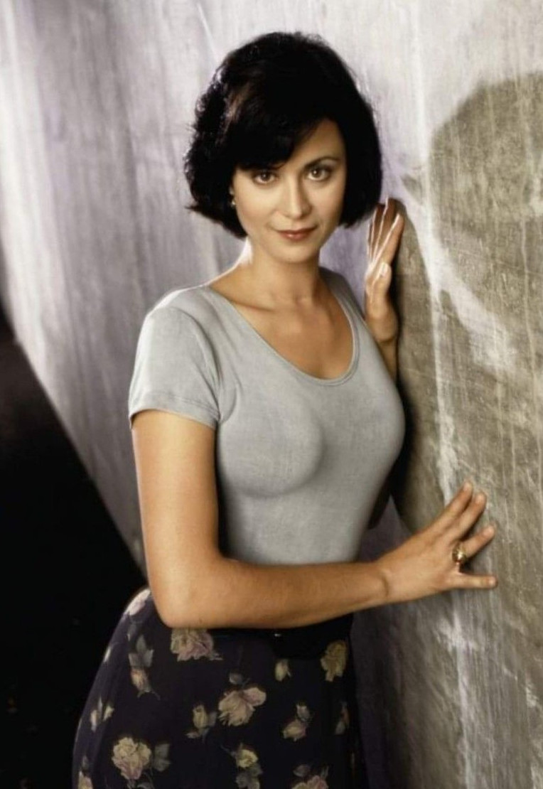 Catherine Bell  nude photo