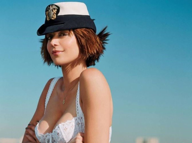 Catherine Bell Jag  nude photo