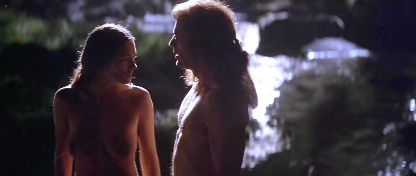 Catherine McCormack Natural Big Boobs Sexy Scene  nude photo