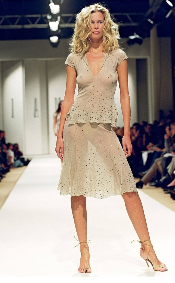 Claudia Schiffer  nude photo