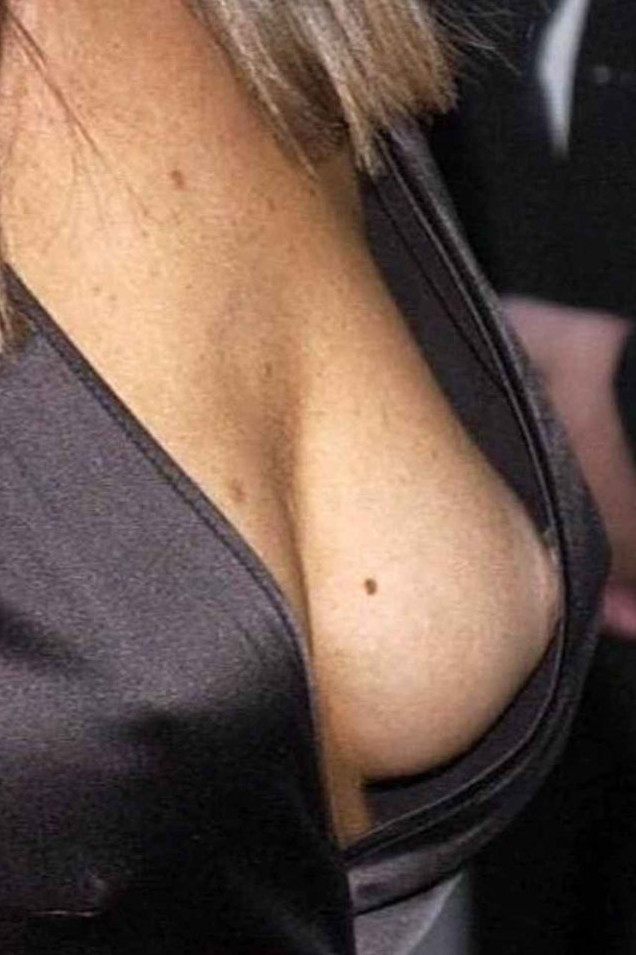 Claudia Winkleman Nude Tits Sexy Nipples  nude photo