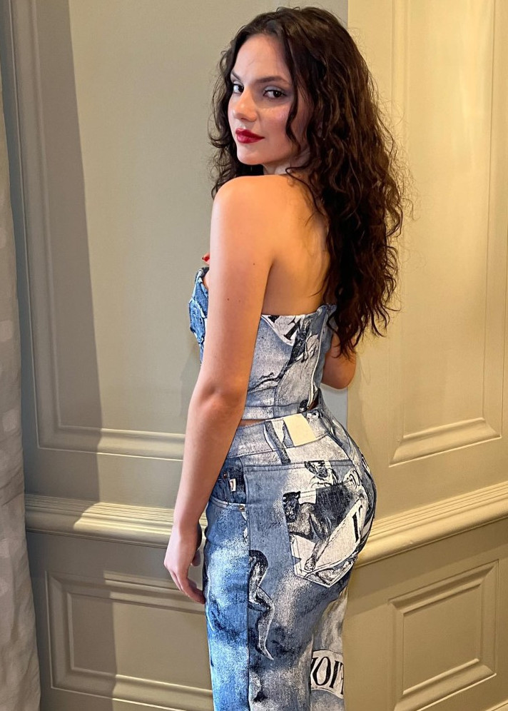 Dafne Keen  nude photo