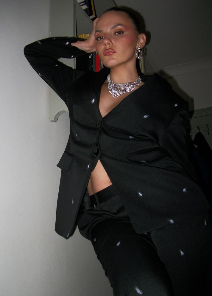 Dafne Keen  nude photo