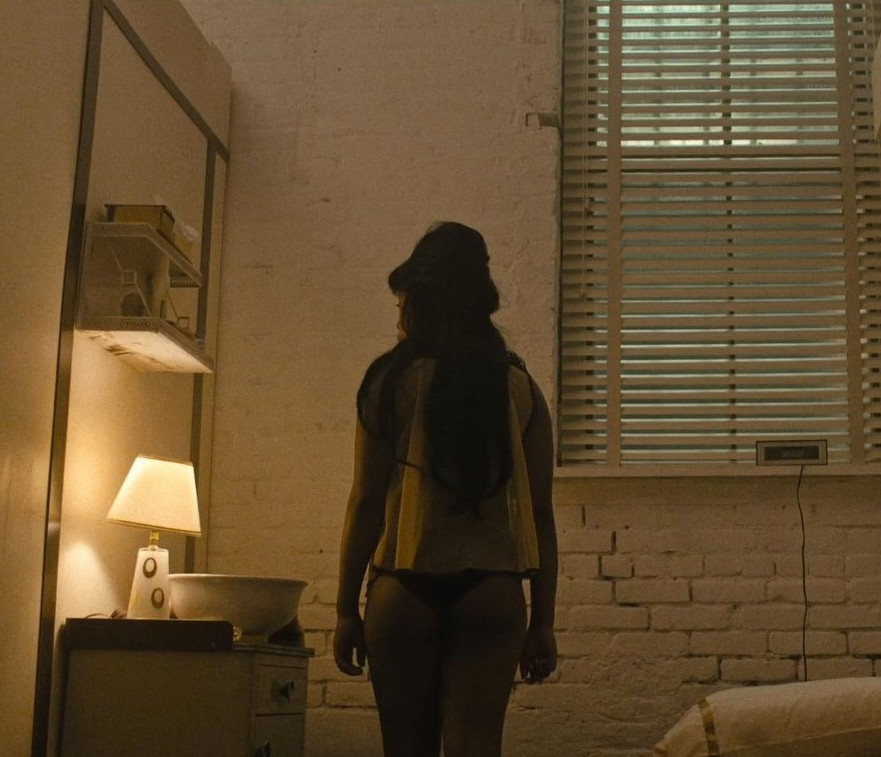 Dominique Fishback  nude photo