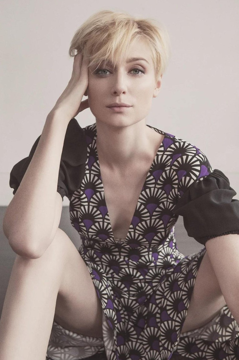 Elizabeth Debicki  nude photo