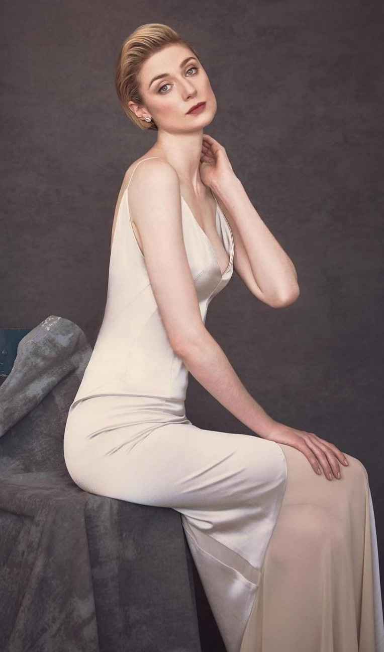 Elizabeth Debicki  nude photo
