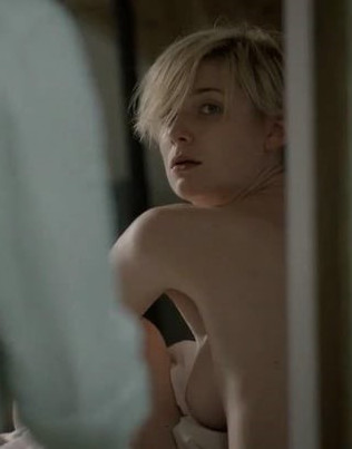 Elizabeth Debicki  nude photo