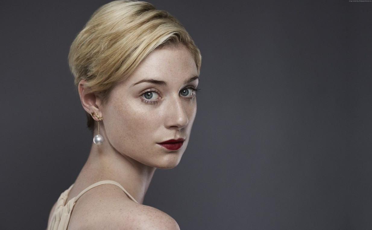 Elizabeth Debicki  nude photo