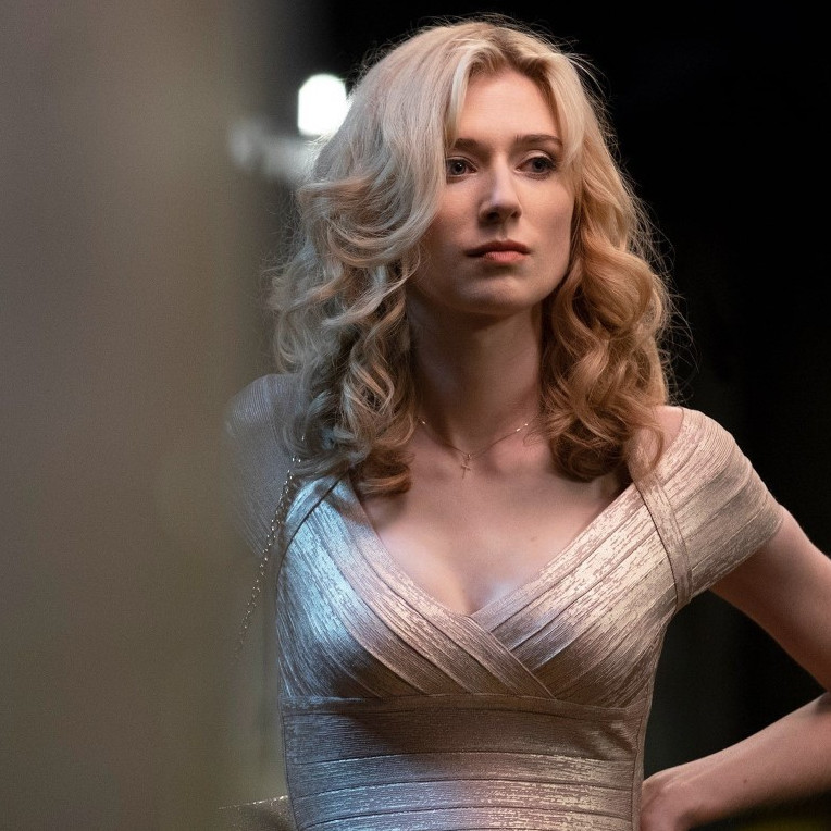 Elizabeth Debicki  nude photo