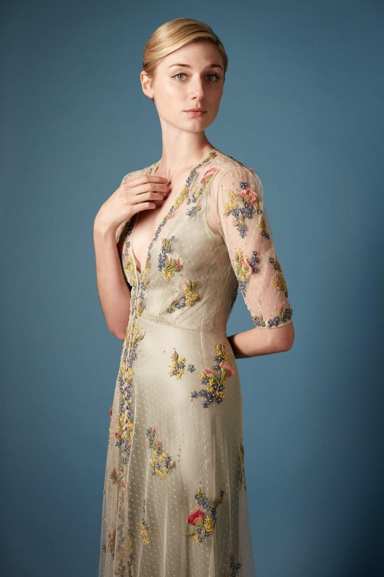 Elizabeth Debicki  nude photo