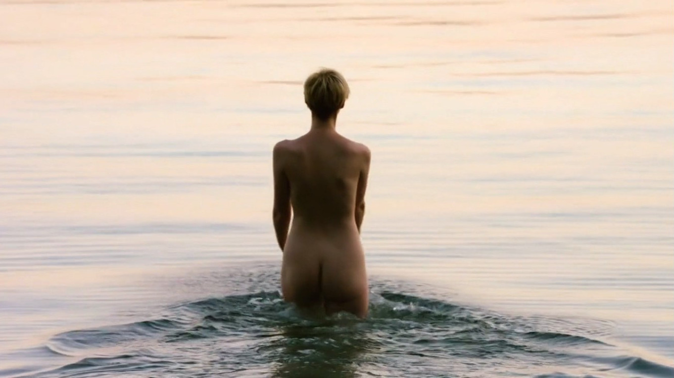 Elizabeth Debicki Nude Scene  nude photo