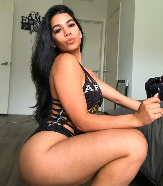 Elizabeth Ruiz  nude photo