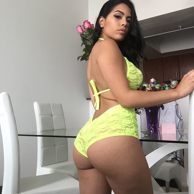 Elizabeth Ruiz  nude photo