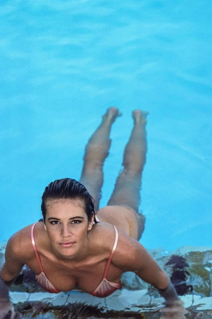 Elle Macpherson Bikini Sexy Brunette Model  nude photo