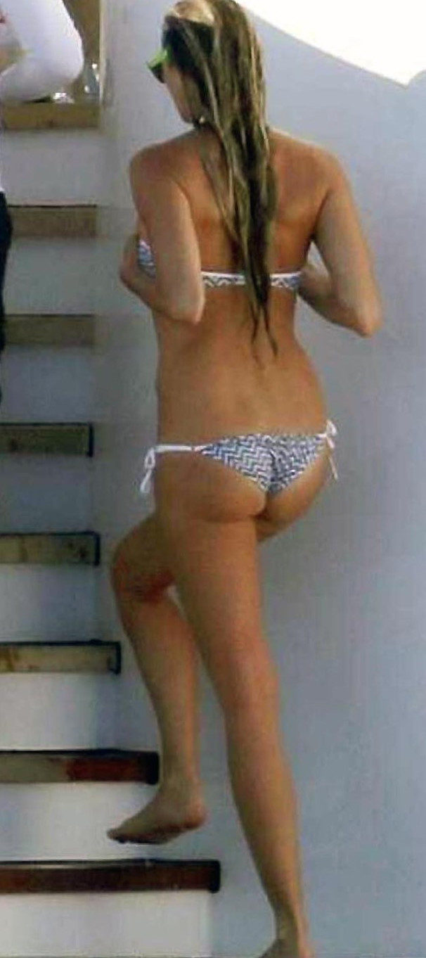 Elle Macpherson Hot Ass In Bikini  nude photo
