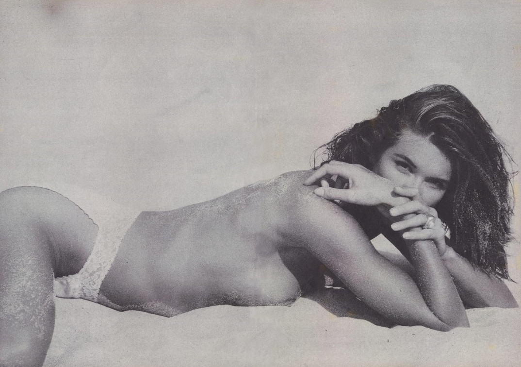 Elle Macpherson Nude Topless On Beach  nude photo