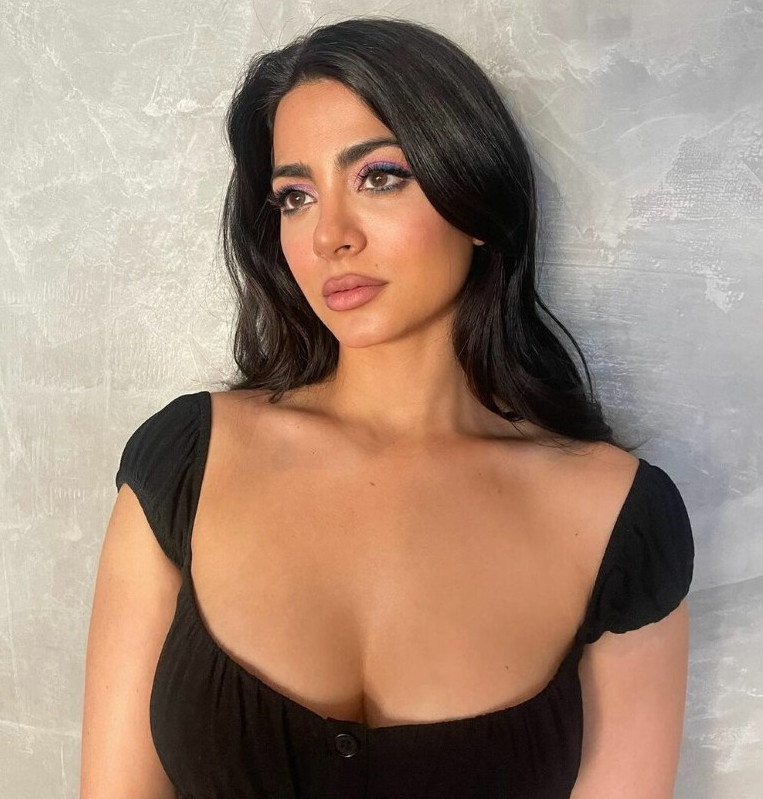 Emeraude Toubia Busty Actress  nude photo