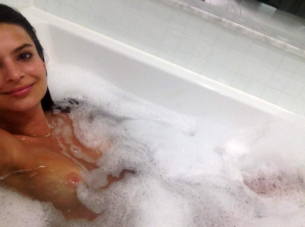 Emily Ratajkowski  nude photo