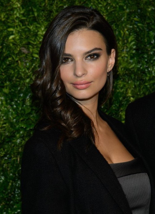 Emily Ratajkowski nude photo