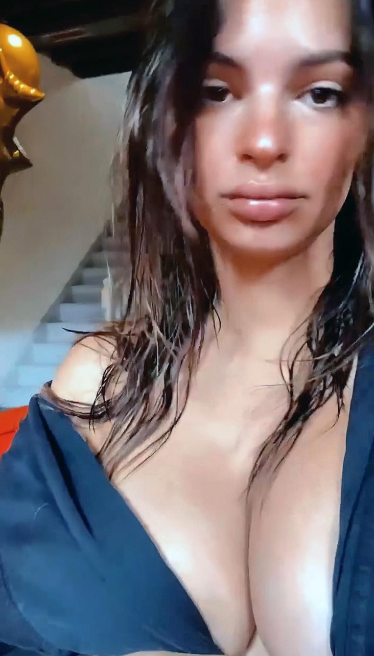 Emily Ratajkowski  nude photo