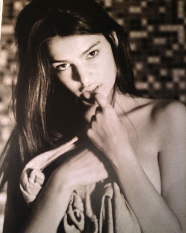 Emily Ratajkowski Braless Nude Pics  nude photo