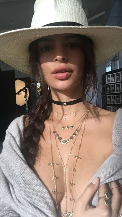 Emily Ratajkowski Sexy Cleavage Hot Brunette  nude photo