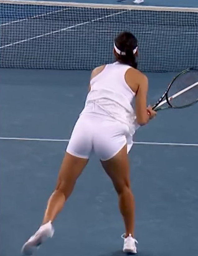Emma Raducanu Sexy Booty Hot Legs  nude photo