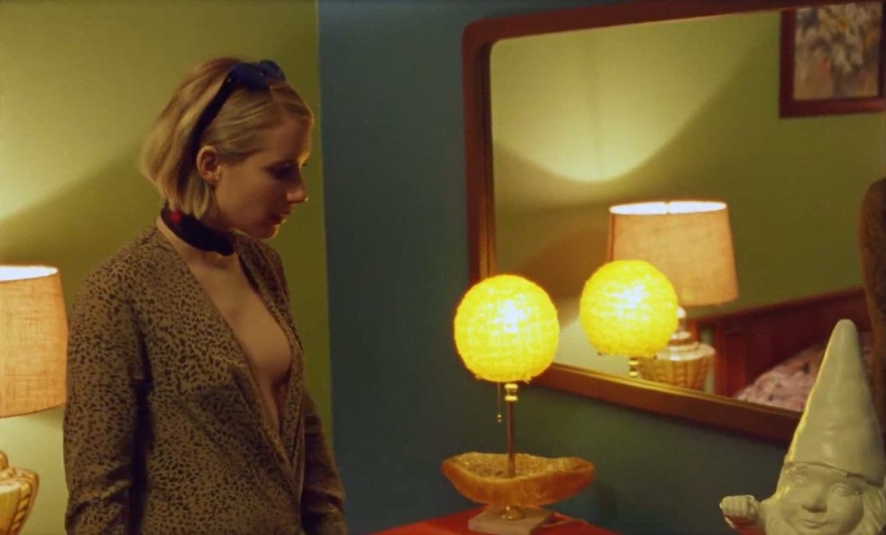 Emma Roberts  nude photo