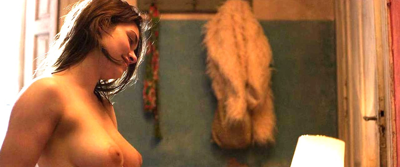 Eva De Dominici Hot Large Breasts Naked Actress  nude photo