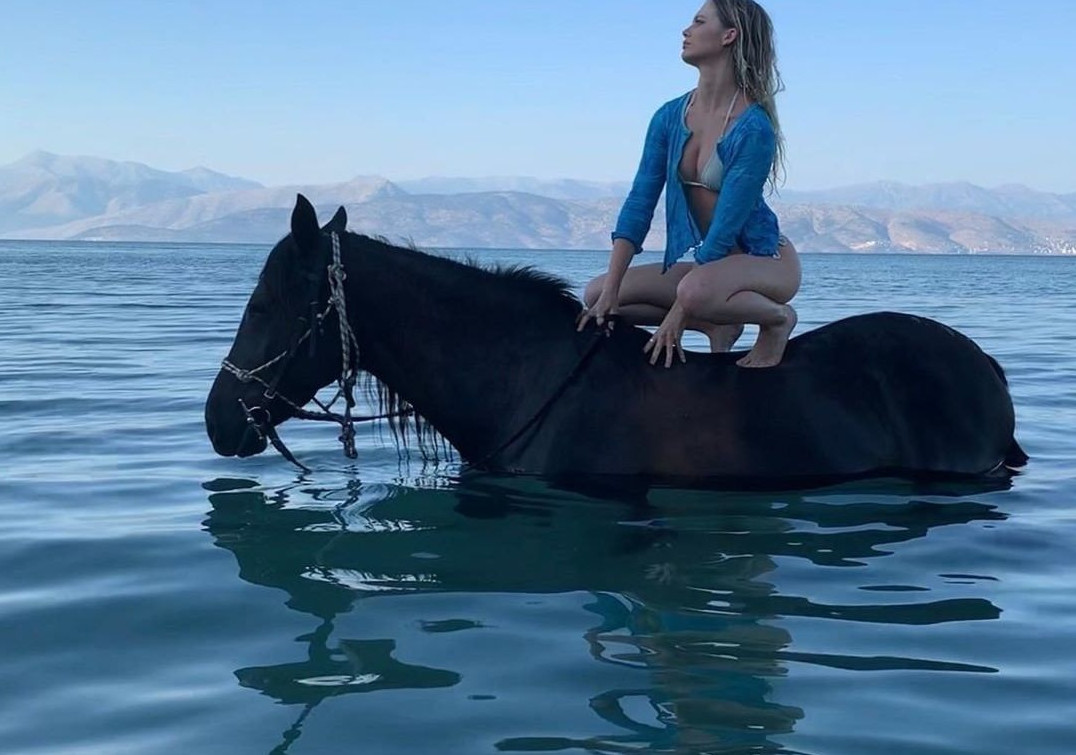 Freya Allan  nude photo