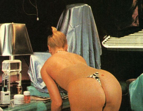 Goldie Hawn Perfect Ass In Bikini Bent Over  nude photo
