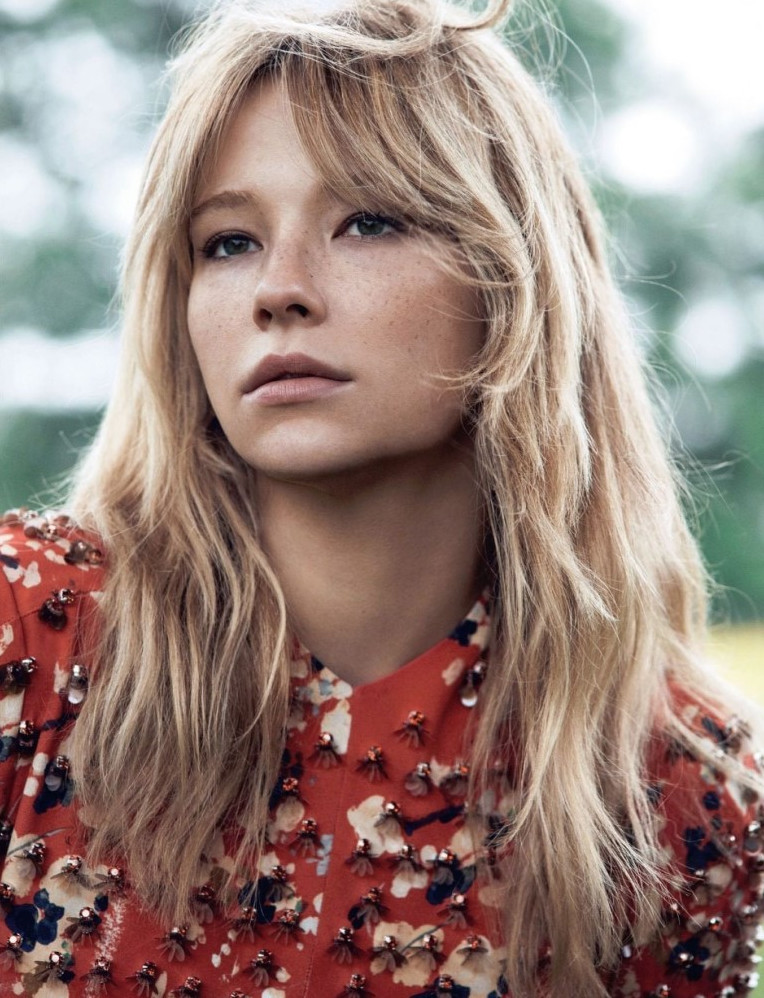 Haley Bennett  nude photo