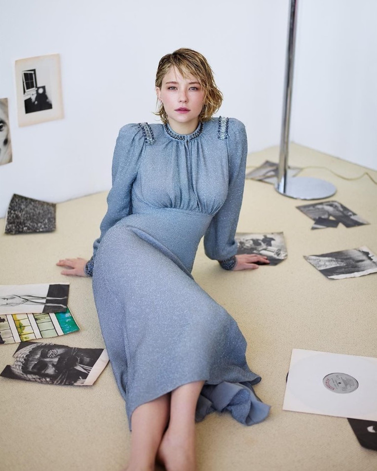 Haley Bennett  nude photo
