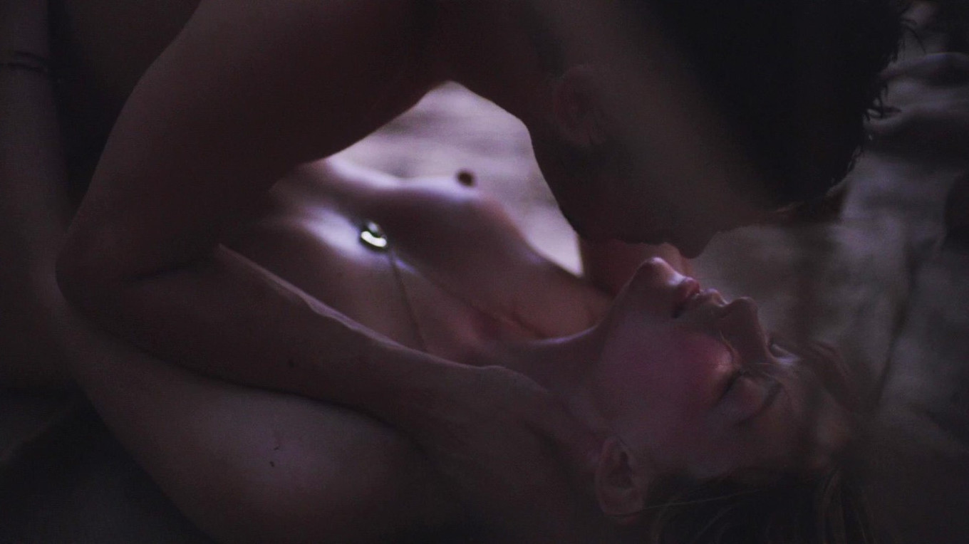 Haley Bennett Hot Naked Sexy Scene  nude photo