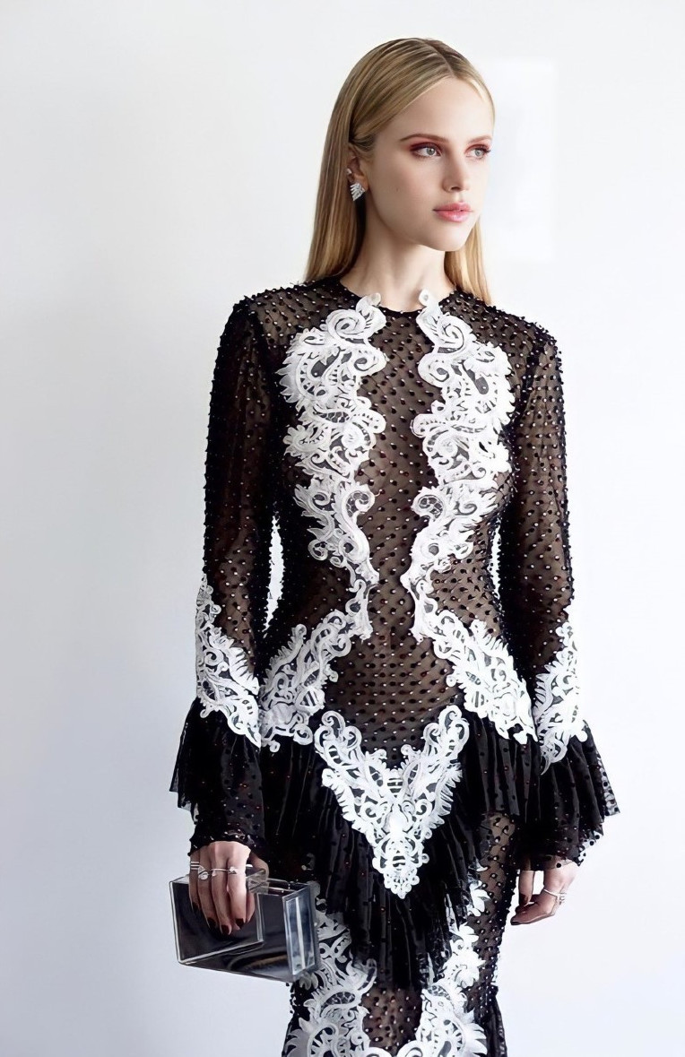 Halston Sage  nude photo