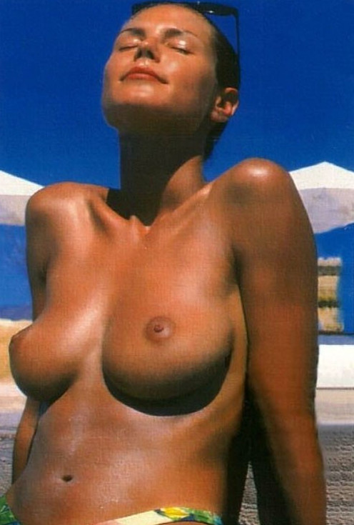Heidi Klum Natural Tits Nude  nude photo