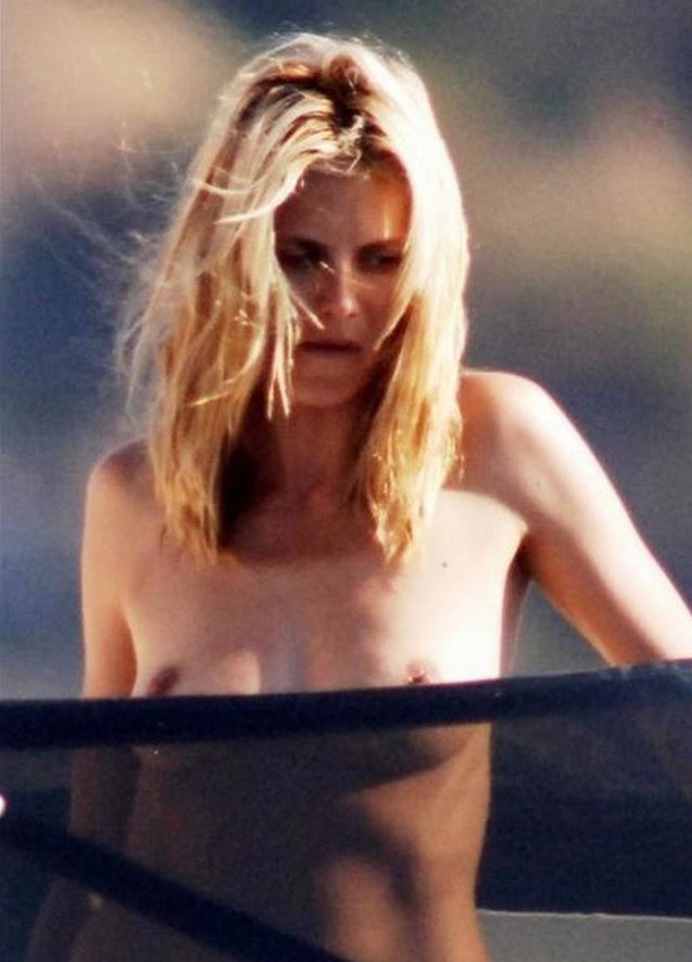 Heidi Klum Nude Sunbathing Tits Leaked  nude photo