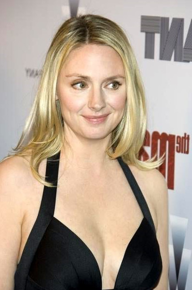 Hope Davis Boobs Cleavage  nude photo