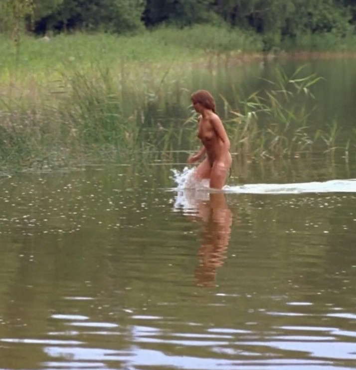 Izabella Scorupco Hot Naked Actress Scene From Movie  nude photo