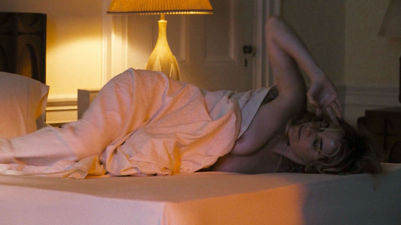 Jamie Neumann  nude photo