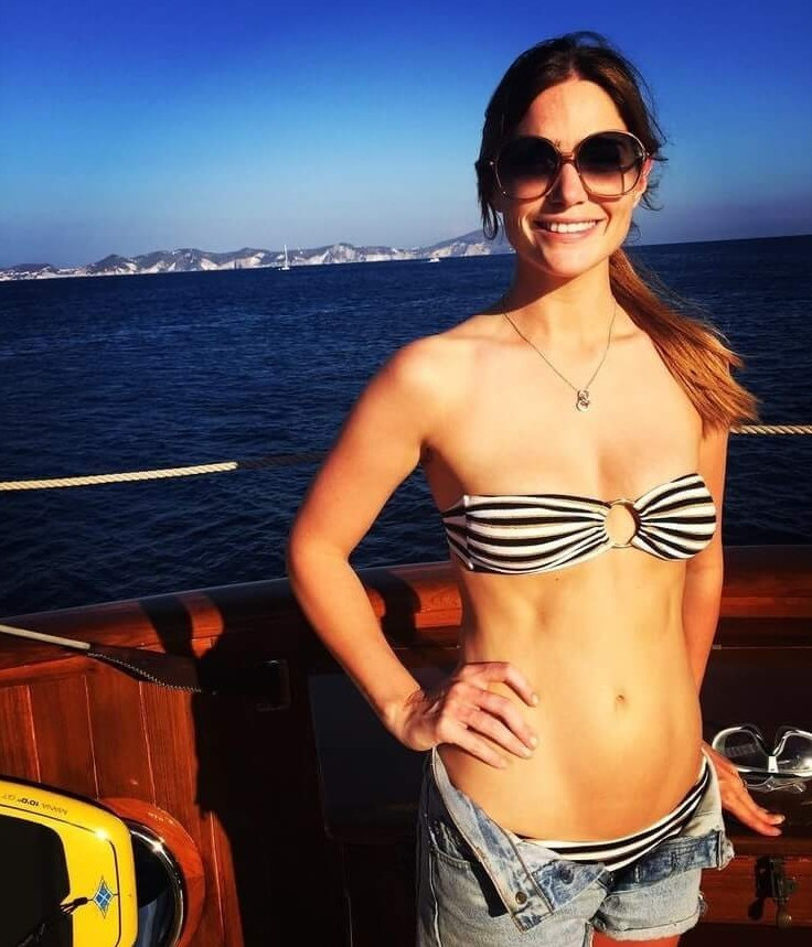 Janet Montgomery  nude photo