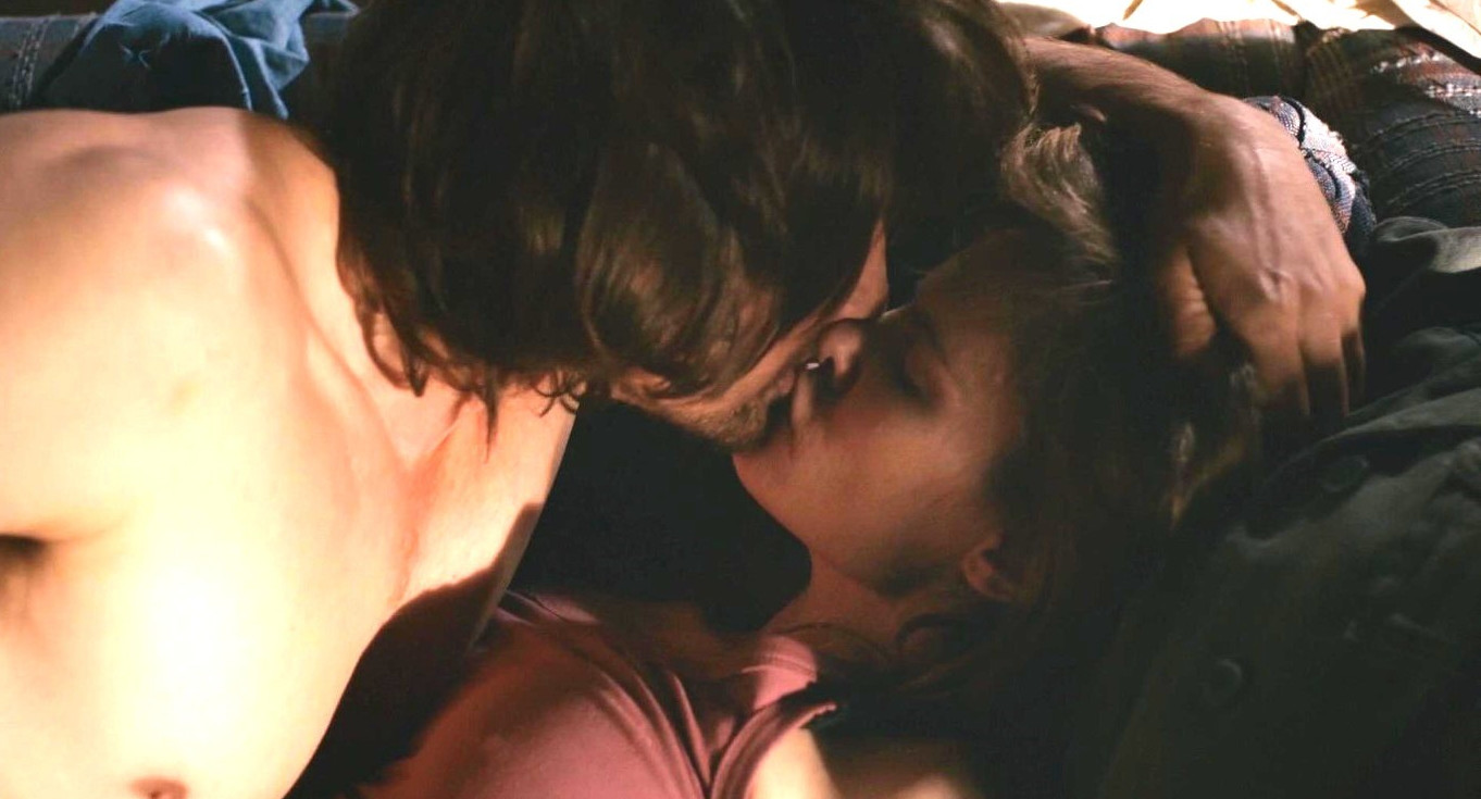 Jennifer Jason Leigh Kissing Scene In Movie  nude photo
