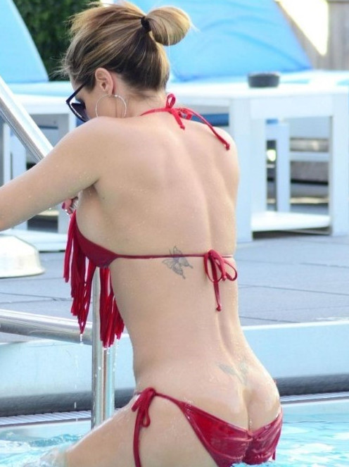 Jennifer Nicole Lee Wardrobe Bikini Malfunction  nude photo