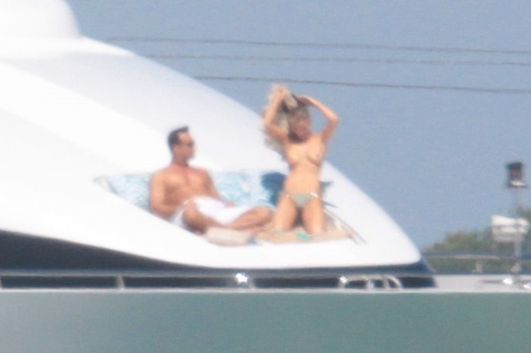 Joanna Krupa  nude photo